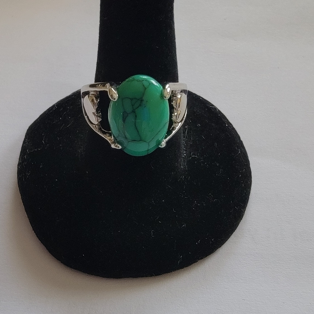 New Silver Plated Ring With Green And Grey Stone .
